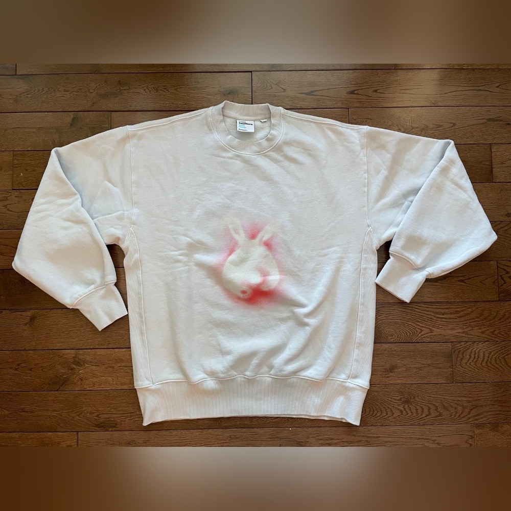 🧧 Aritzia | Limited Edition Lunar New Year White Rabbit Butt Crewneck 🧧